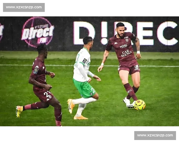 昂热迎战里昂精彩对决回顾 激烈角逐展现足球技艺与团队默契